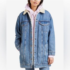 Levi’s longline Sherpa trucker jacket Large